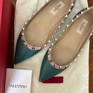 AUTHENTIC VALENTINO ROCKSTUD FLATS